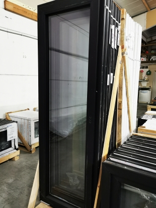 FENÊTRE SIMPLE OUVRANT OSCILLO BATTANT NOIR 700 x 2100mm G